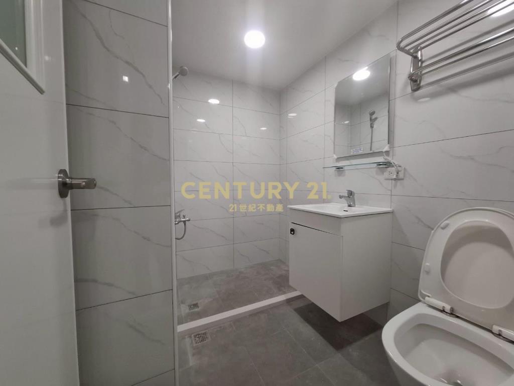 西區柳川視野三房附固定機車位