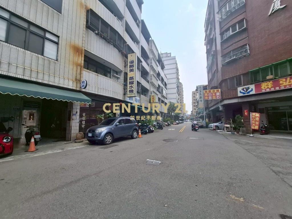 西區柳川視野三房附固定機車位