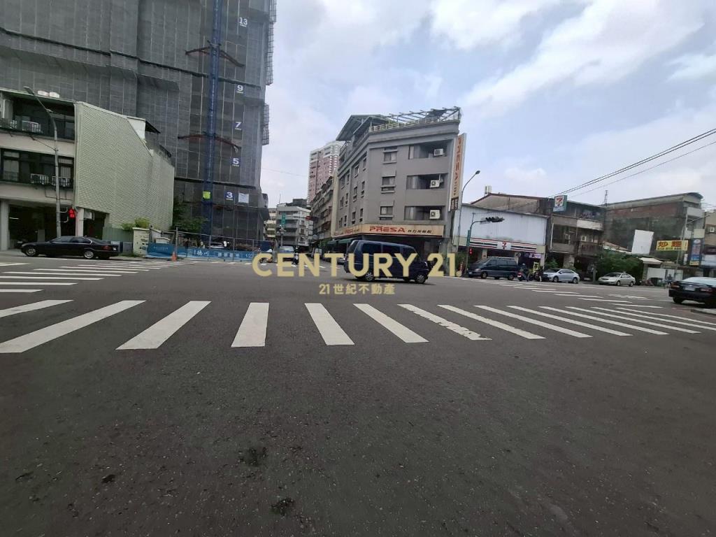 西區柳川視野三房附固定機車位