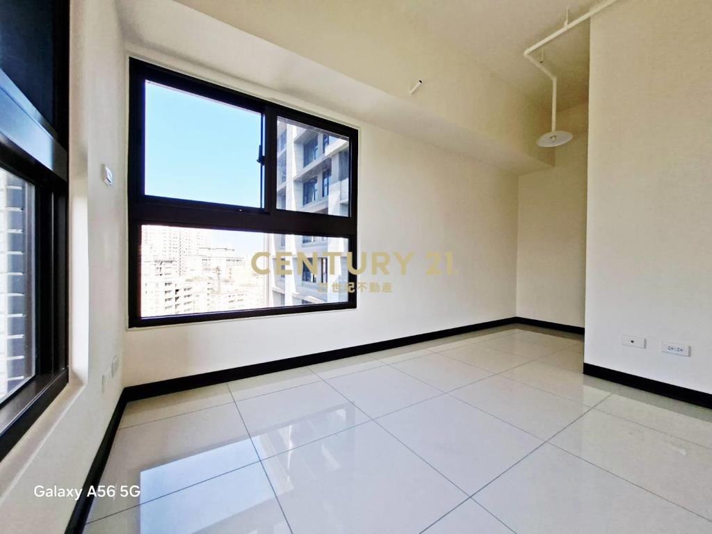 雙捷三重站高樓全新漾漾三房平車