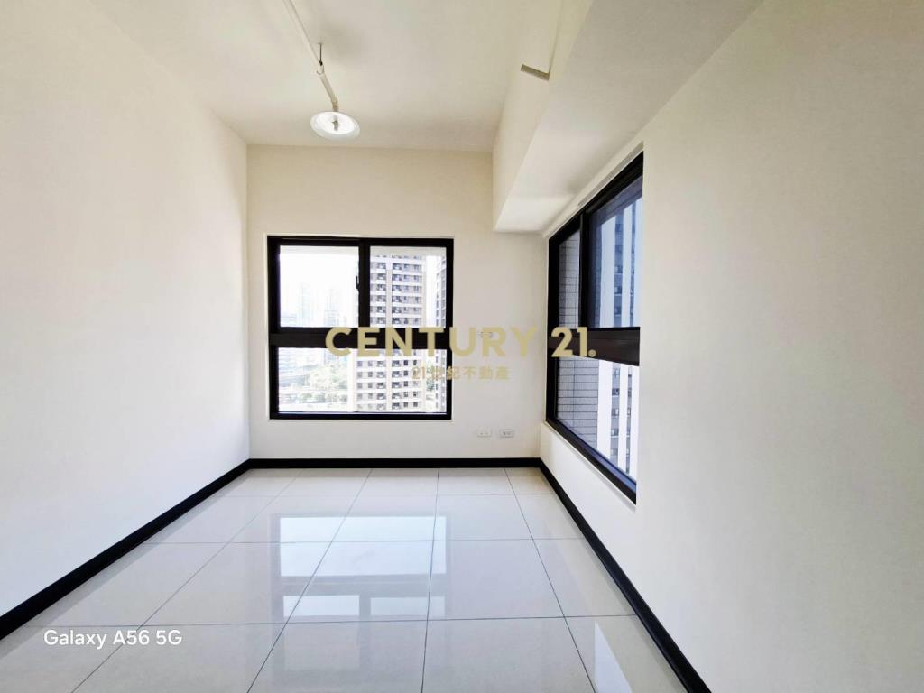 雙捷三重站高樓全新漾漾三房平車