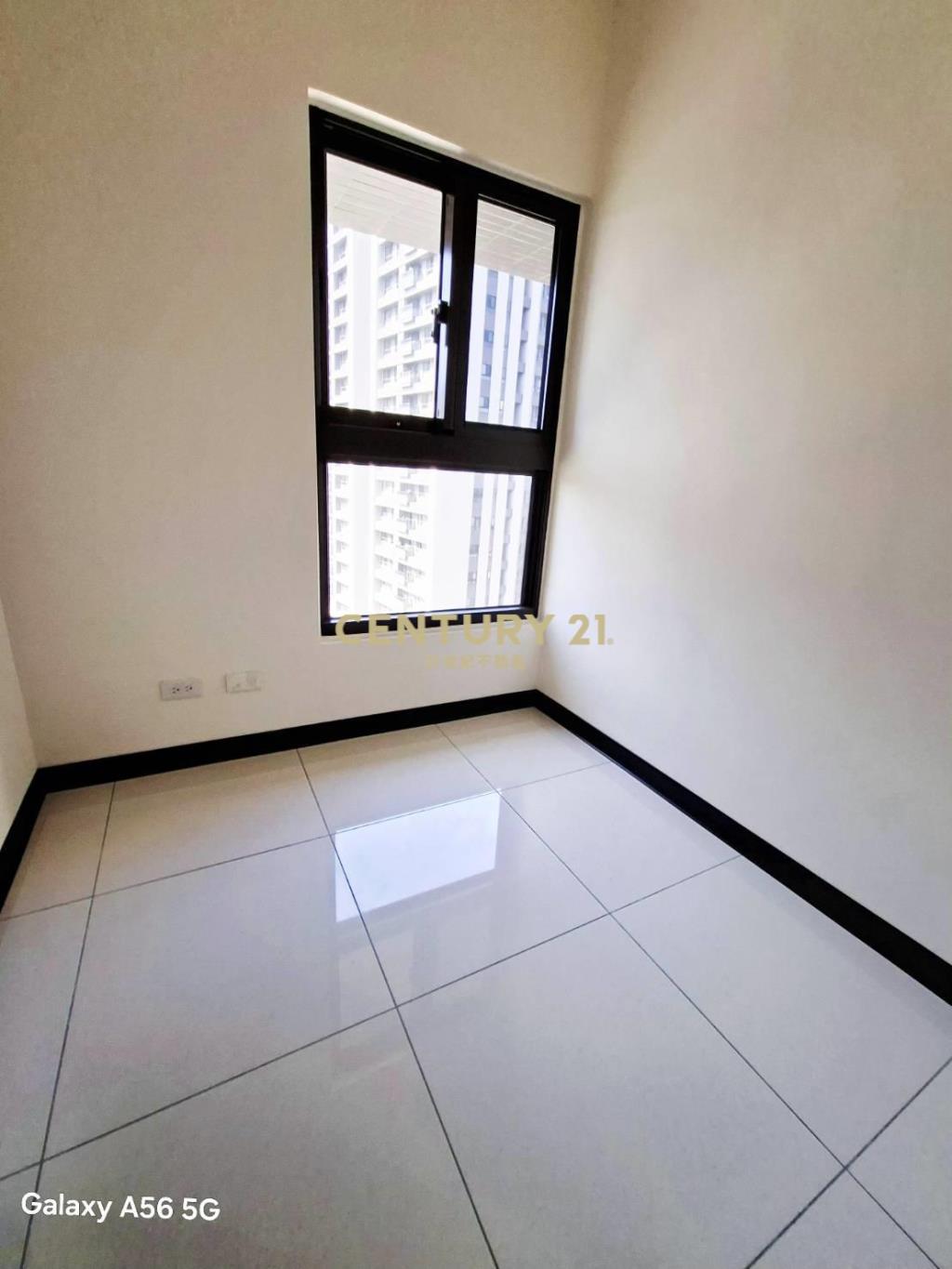 雙捷三重站高樓全新漾漾三房平車