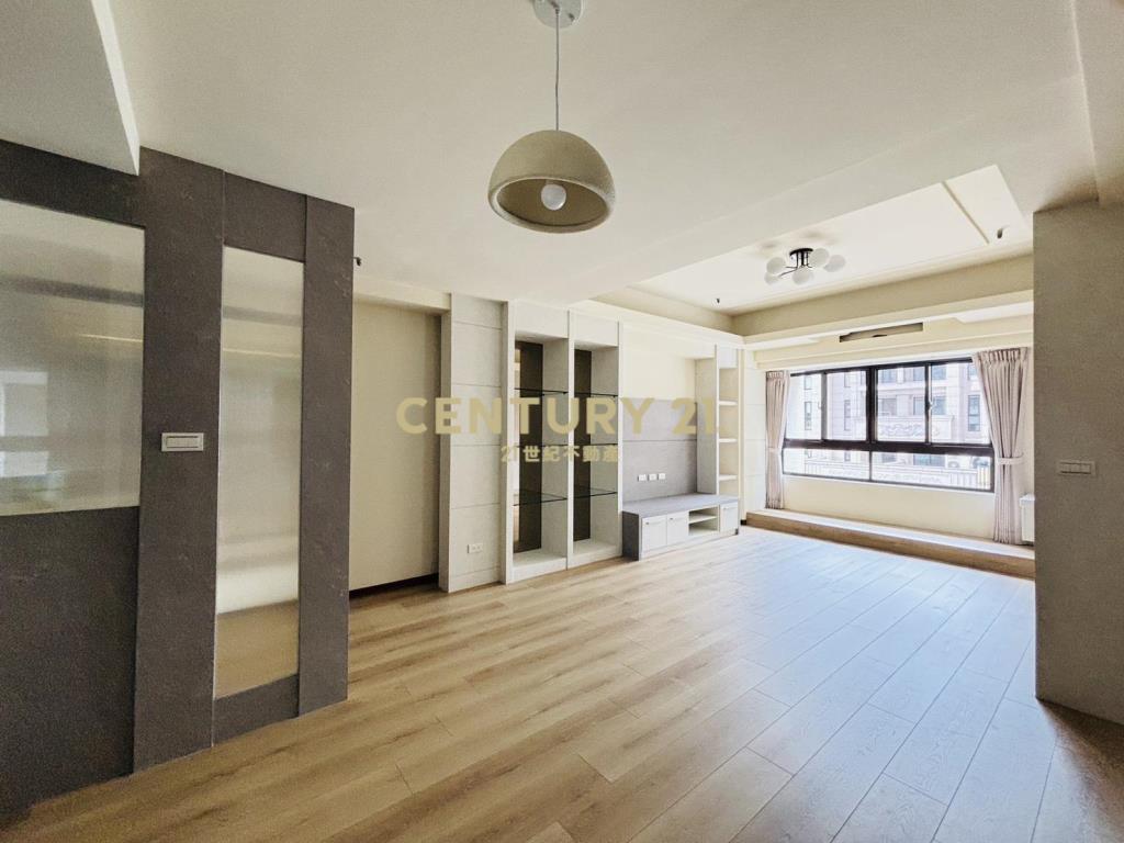 鄉林凱撒三房休旅車位