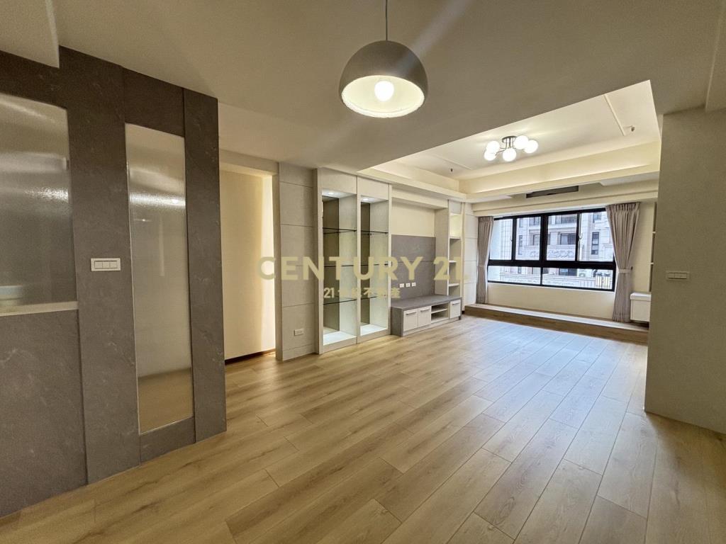 鄉林凱撒三房休旅車位