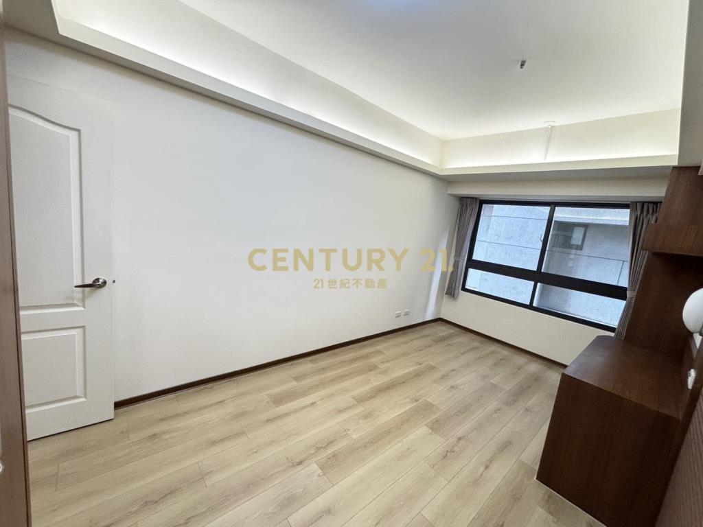 鄉林凱撒三房休旅車位