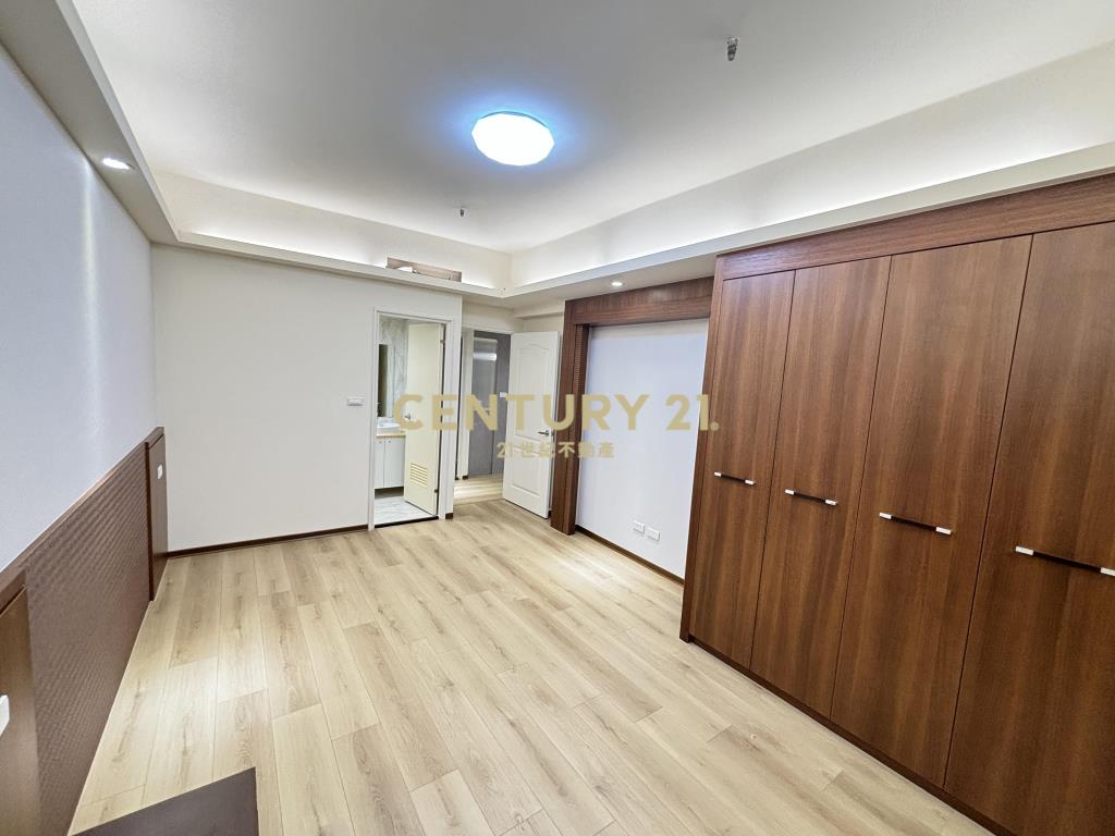 鄉林凱撒三房休旅車位