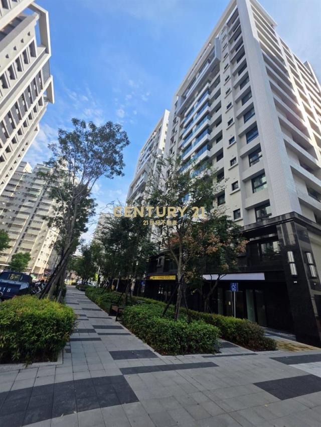 樹孝商圈全新交屋@大三房+平車