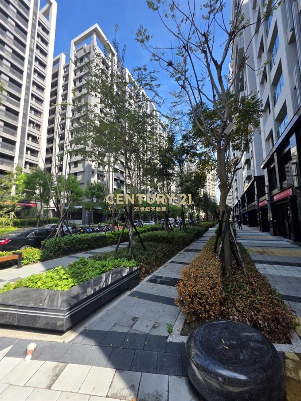 樹孝商圈全新交屋@大三房+平車