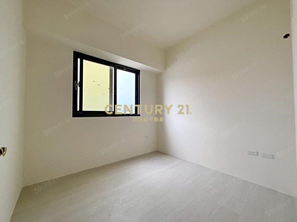 立新國小全新未住兩房兩衛平車