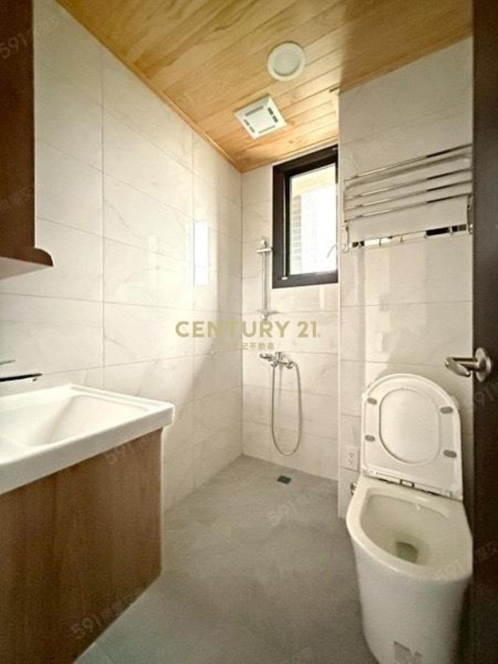 立新國小全新未住兩房兩衛平車