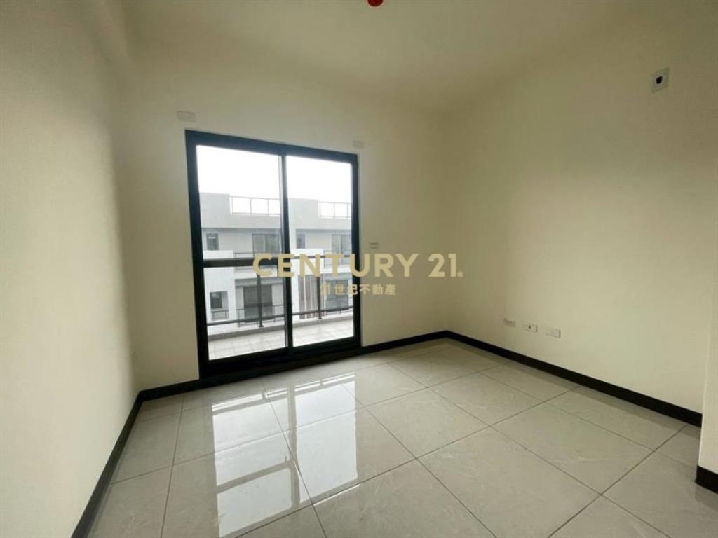 原朗朗全新別墅