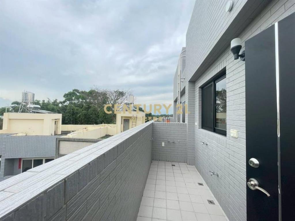 原朗朗全新別墅