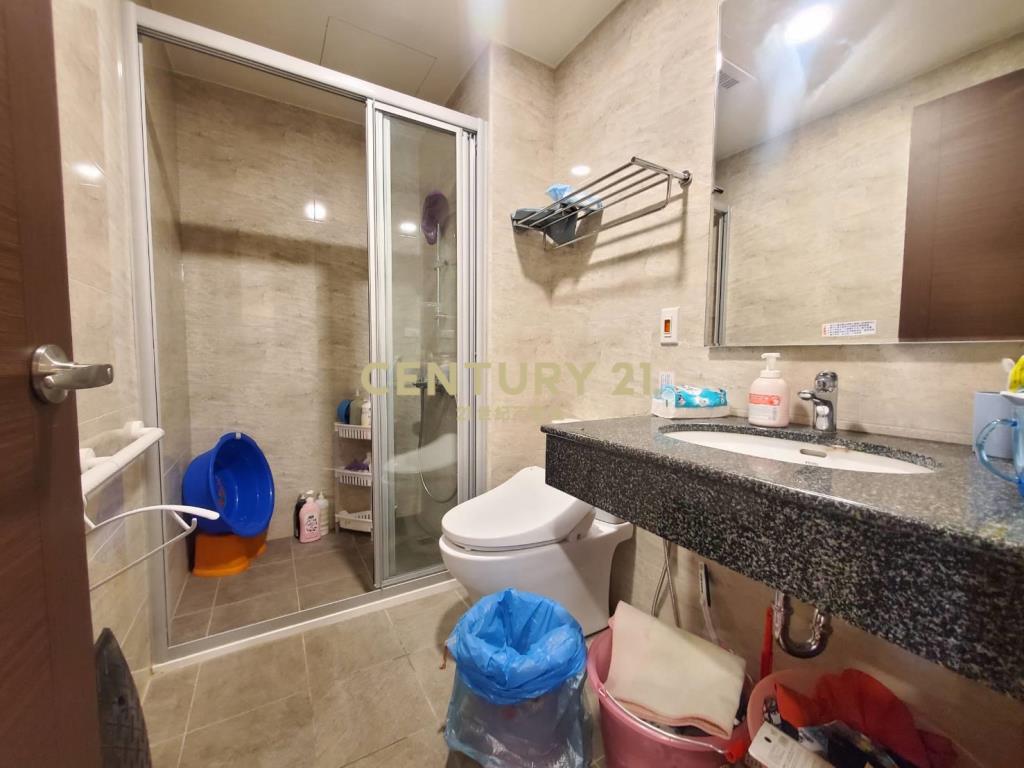 富宇中央公園2房車位