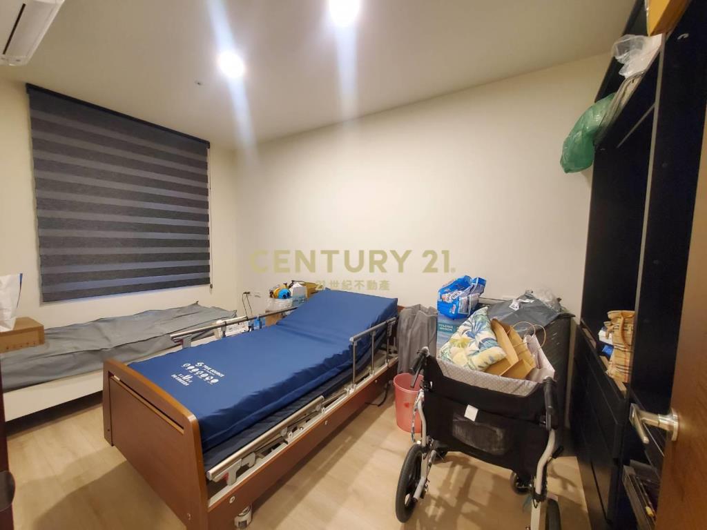 富宇中央公園2房車位