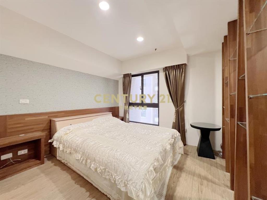 崇德文心捷運大一房+平車