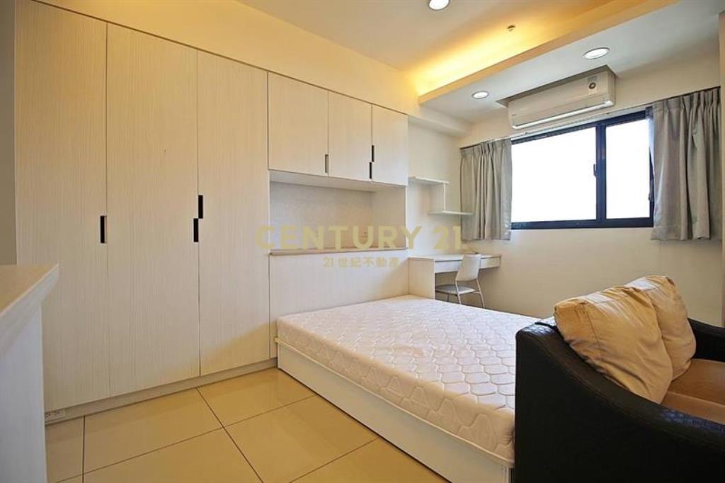 逢甲輕齡視野大套房+車位