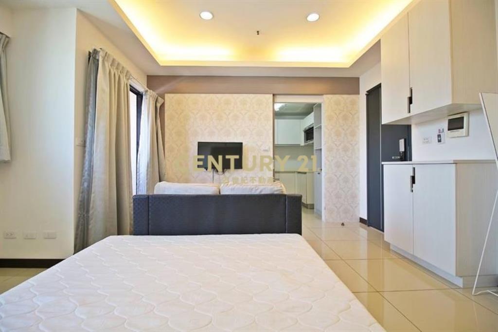 逢甲輕齡視野大套房+車位