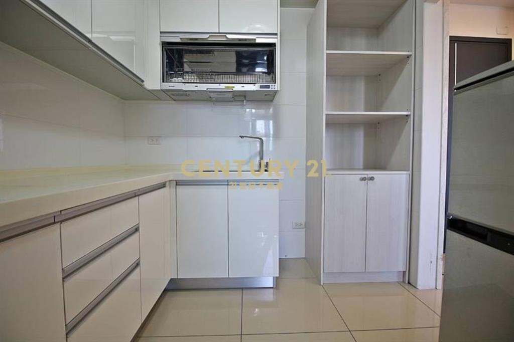 逢甲輕齡視野大套房+車位