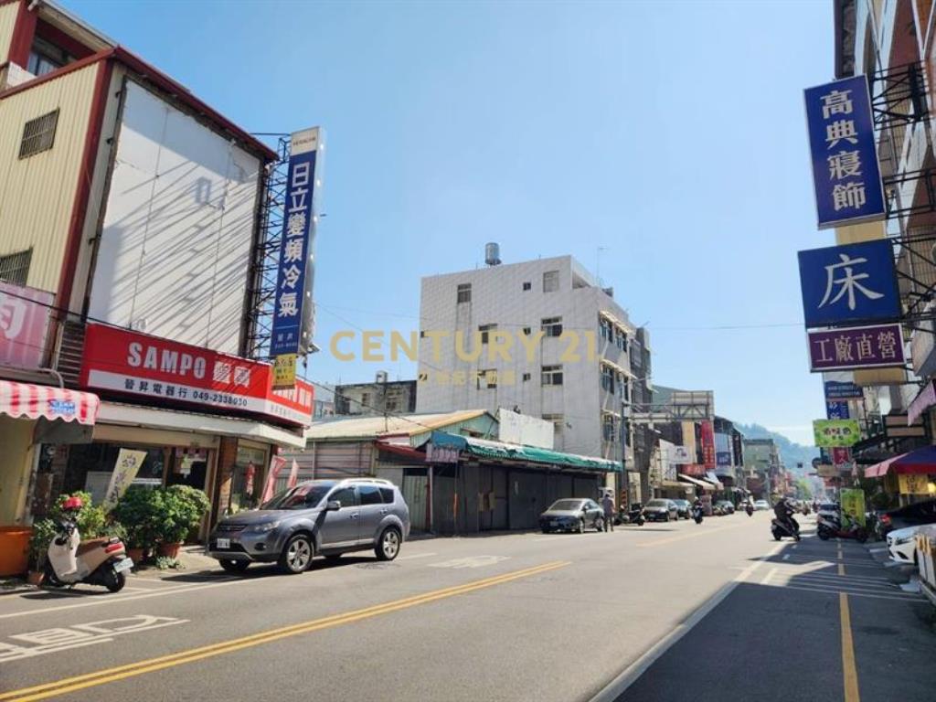 草屯商圈｜虎山路角間臨路店面