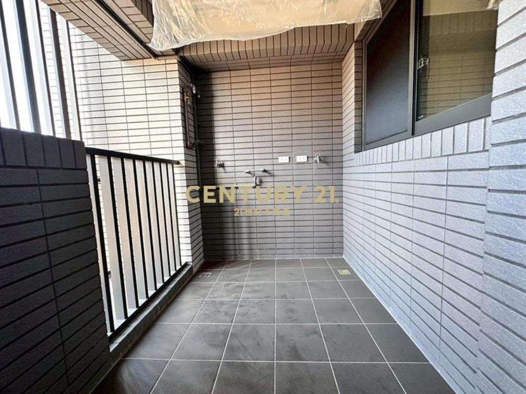 南區富宇上和苑全新兩房車位