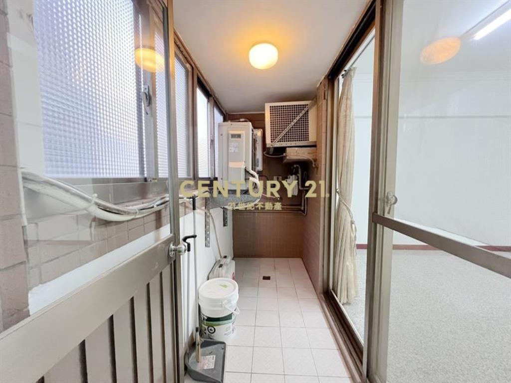 櫻花捷運漢口公爵3+1房附車位