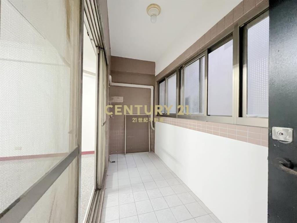 櫻花捷運漢口公爵3+1房附車位