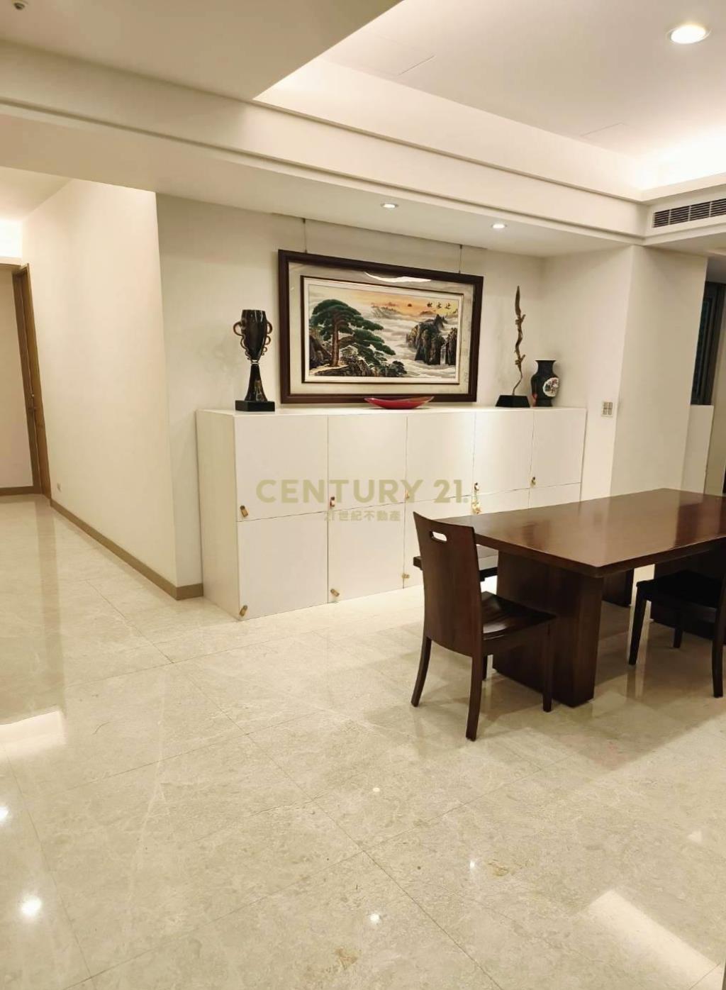 七期十字園道角棟裝潢三平車