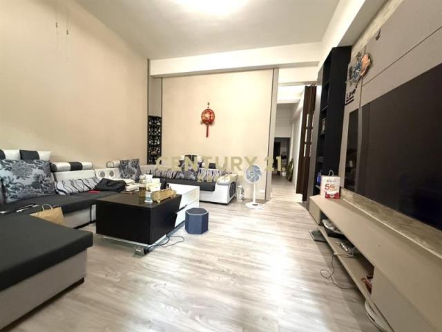 大雅百萬裝潢自有車庫透天