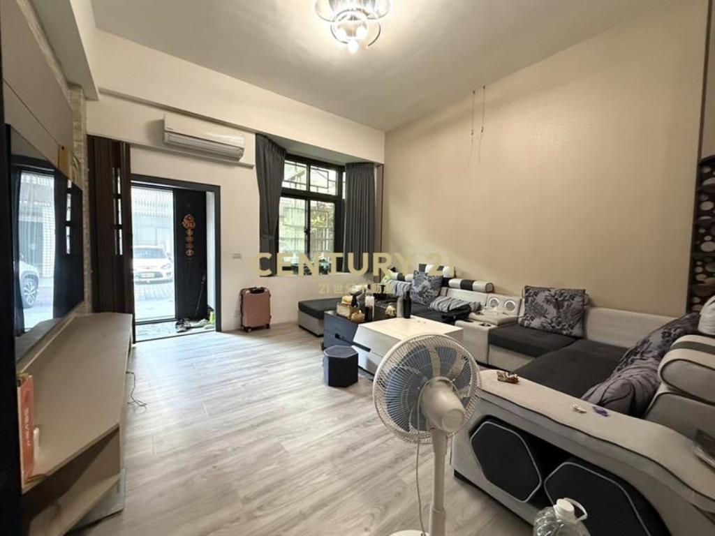 大雅百萬裝潢自有車庫透天