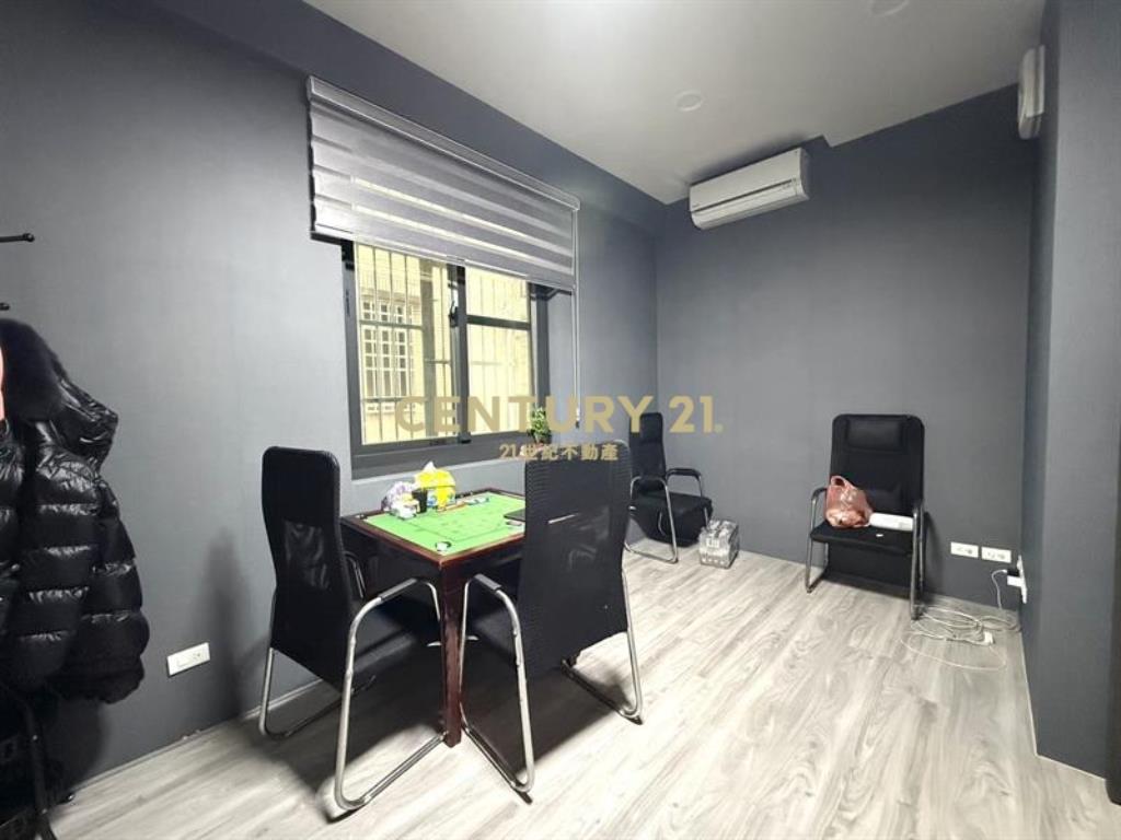 大雅百萬裝潢自有車庫透天