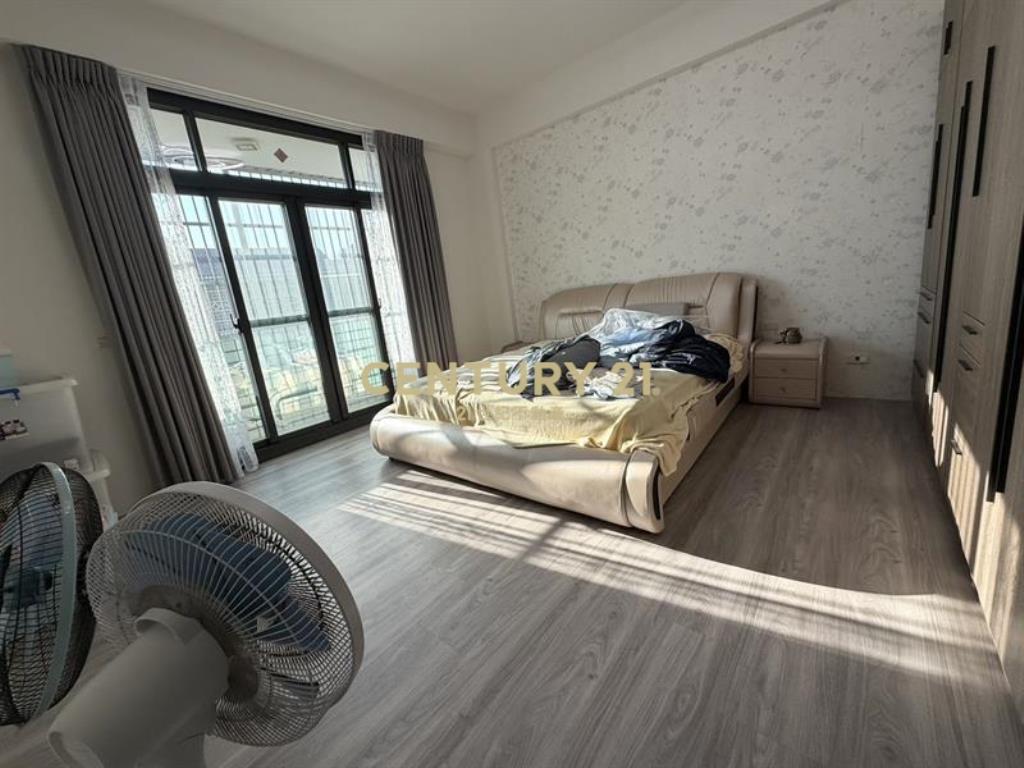 大雅百萬裝潢自有車庫透天