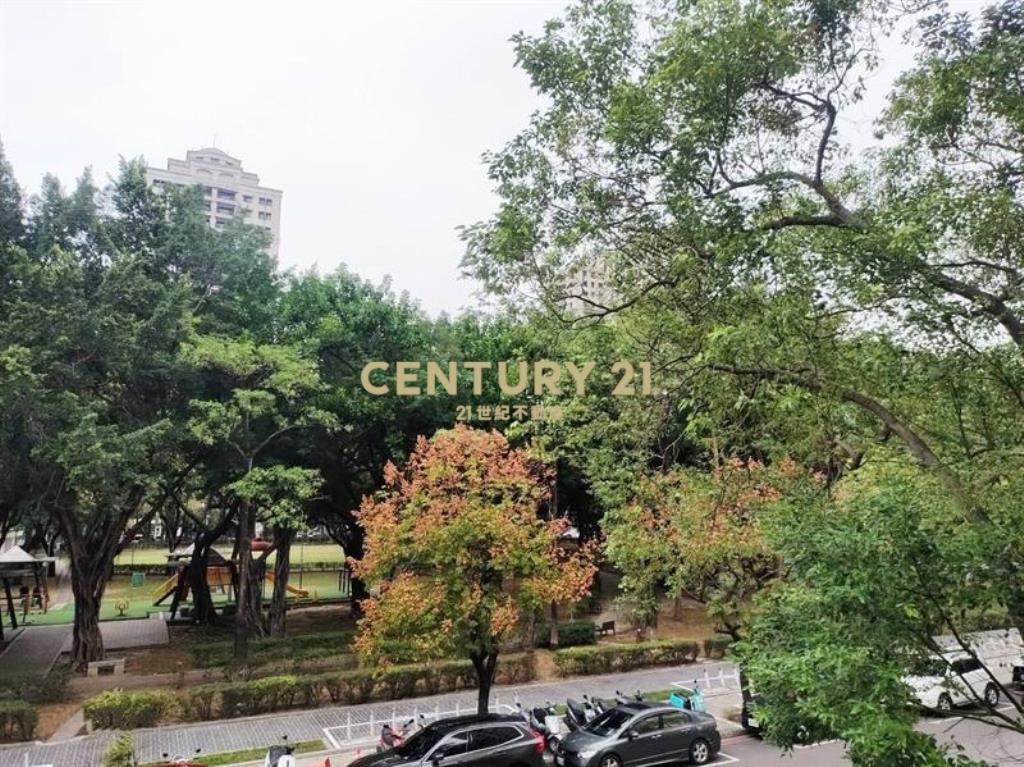 南屯好市多捷運百坪店住