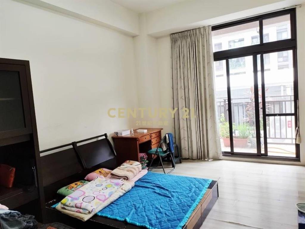 南屯好市多捷運百坪店住