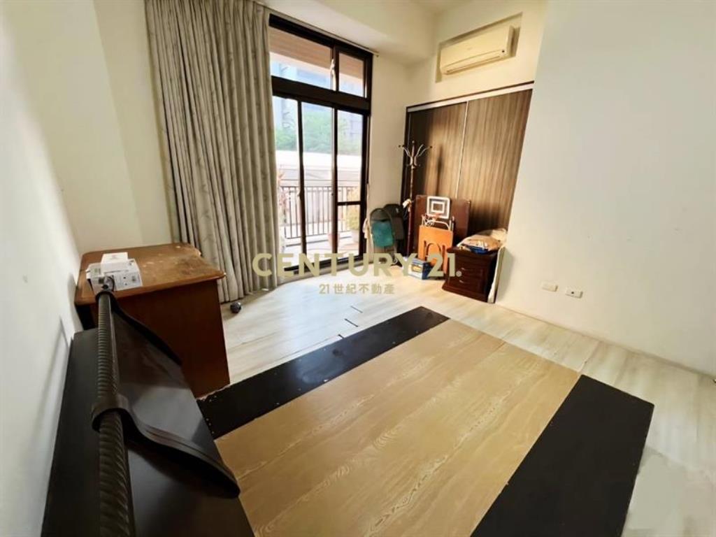 南屯好市多捷運百坪店住