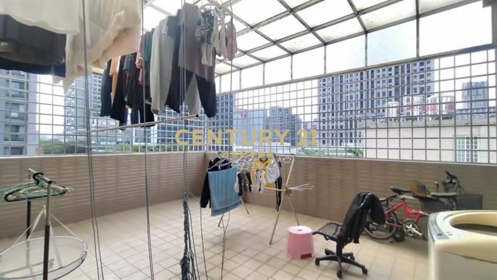 南屯好市多捷運百坪店住