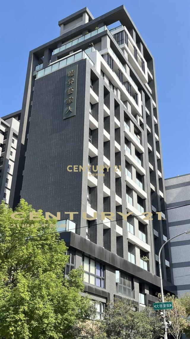 五期藝家人三房平車百萬裝潢