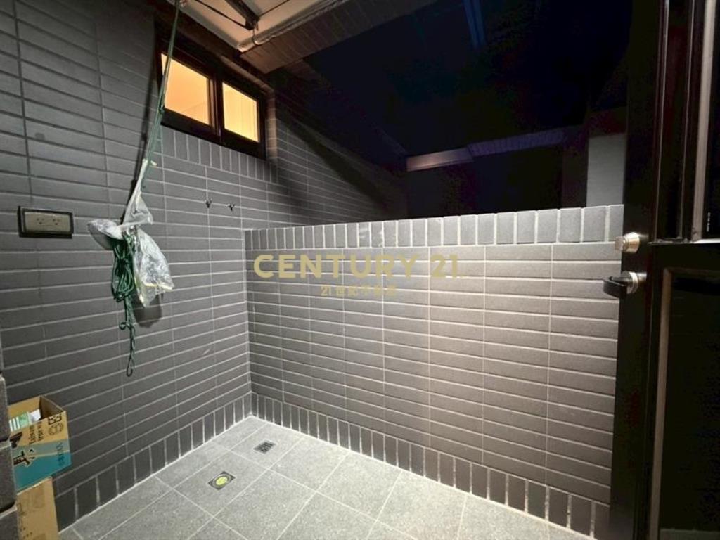 單元二丹源齊玉兩房兩衛雙平車