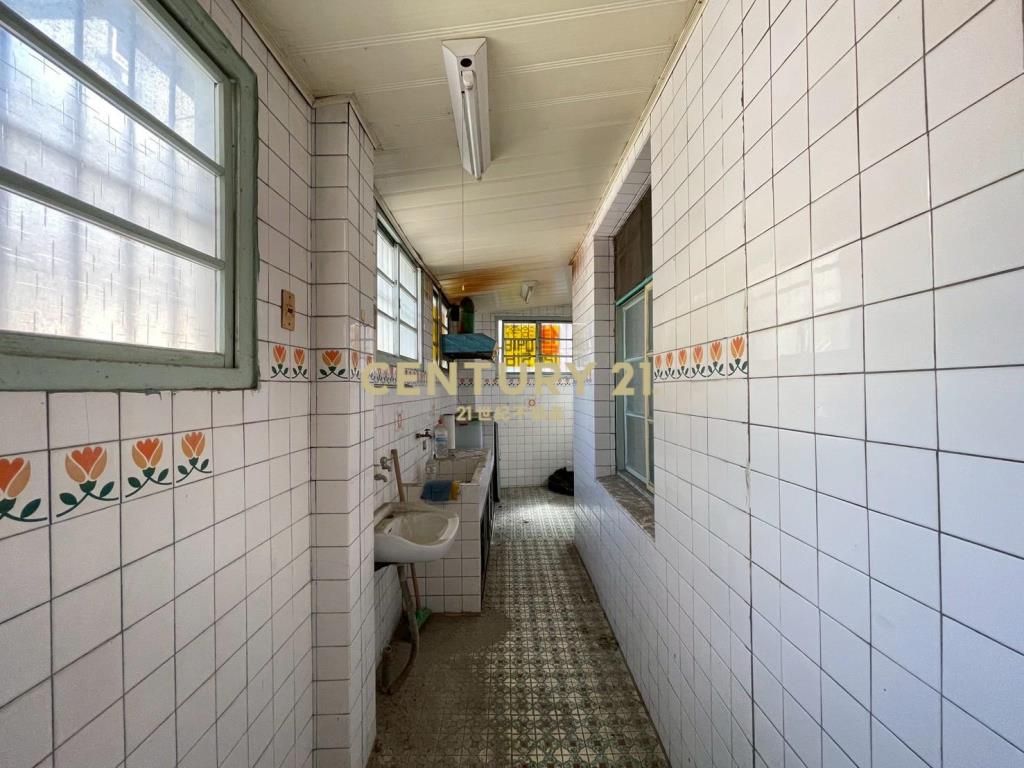 水湳經貿特區地32坪臨路角間