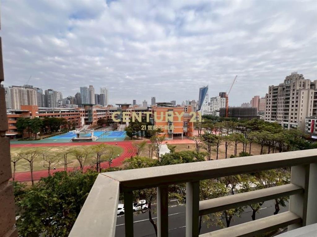 惠文學區面學校操場景觀戶套房