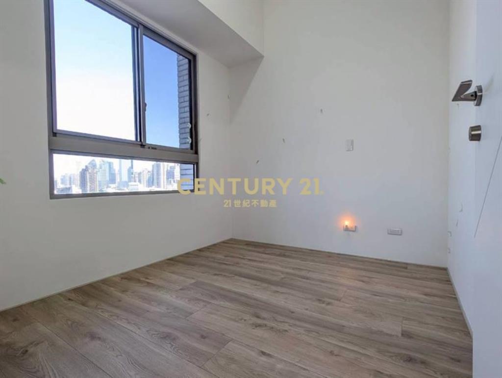 精銳SKYONE面公園 