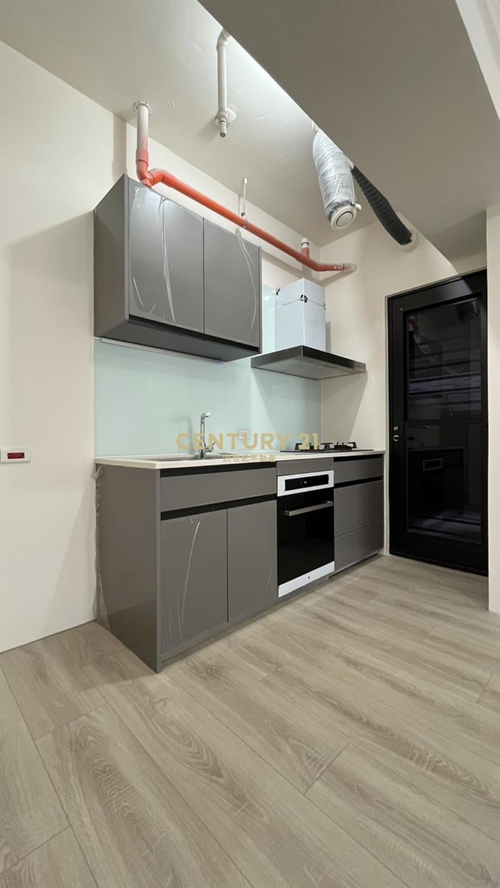 中山醫旁~泓瑞恆昕~全新三房平車