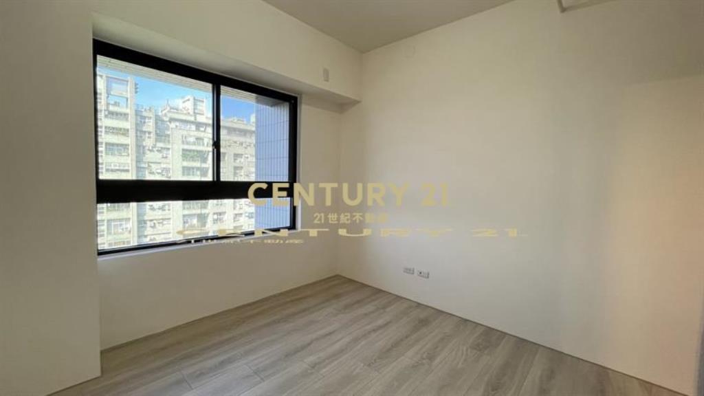 中山醫旁~泓瑞恆昕~全新三房平車