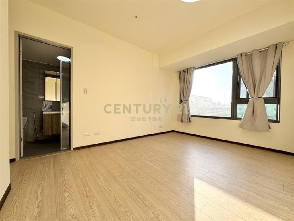 租湖濱城｜四房平車18坪大露台