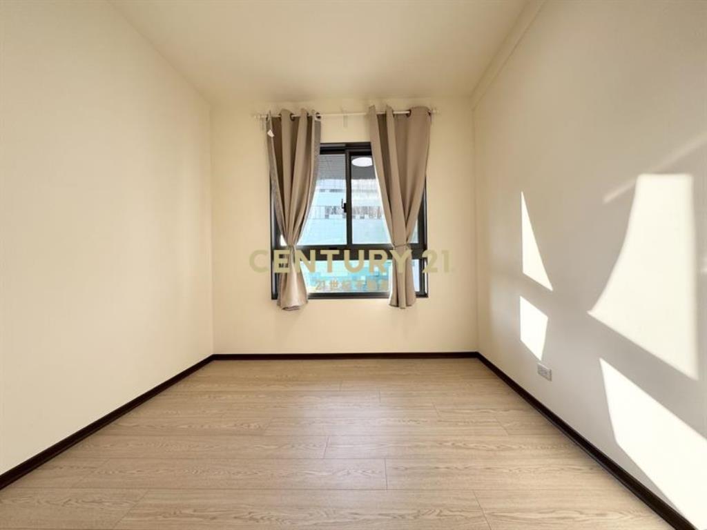 租湖濱城｜四房平車18坪大露台