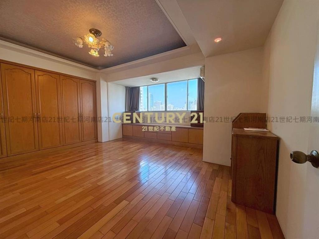 西區忠明翠堤高樓視野4房平車