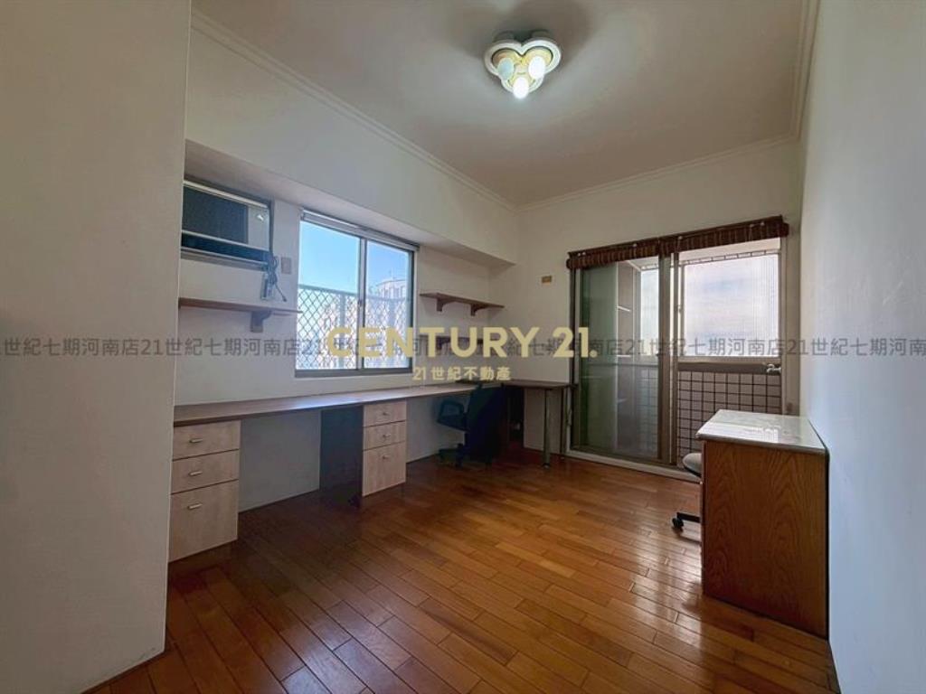 西區忠明翠堤高樓視野4房平車