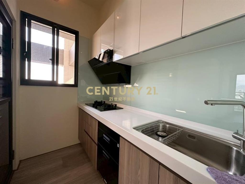 精裝修高樓層兩房平車