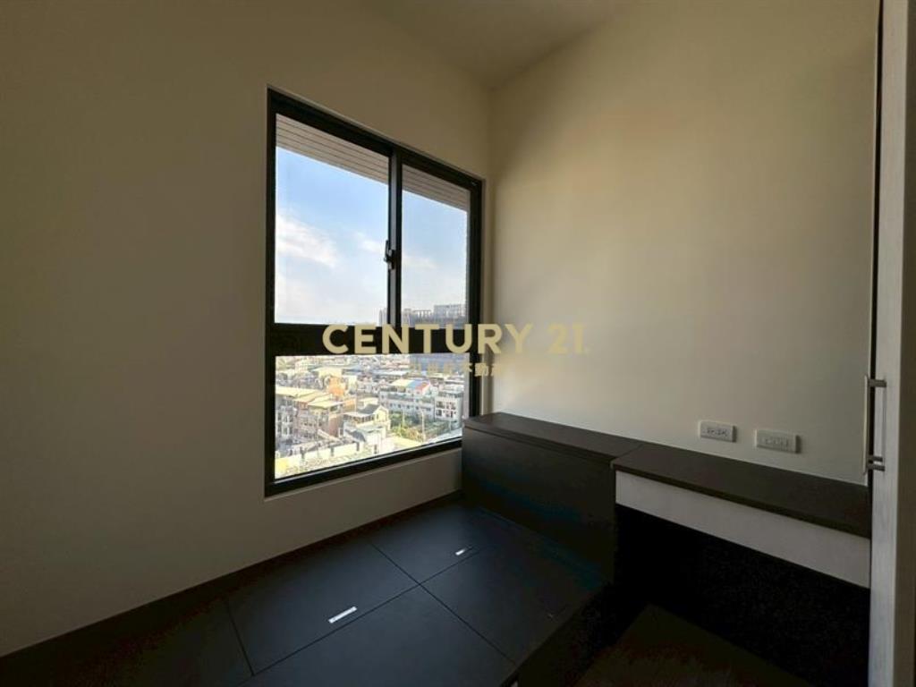 精裝修高樓層兩房平車