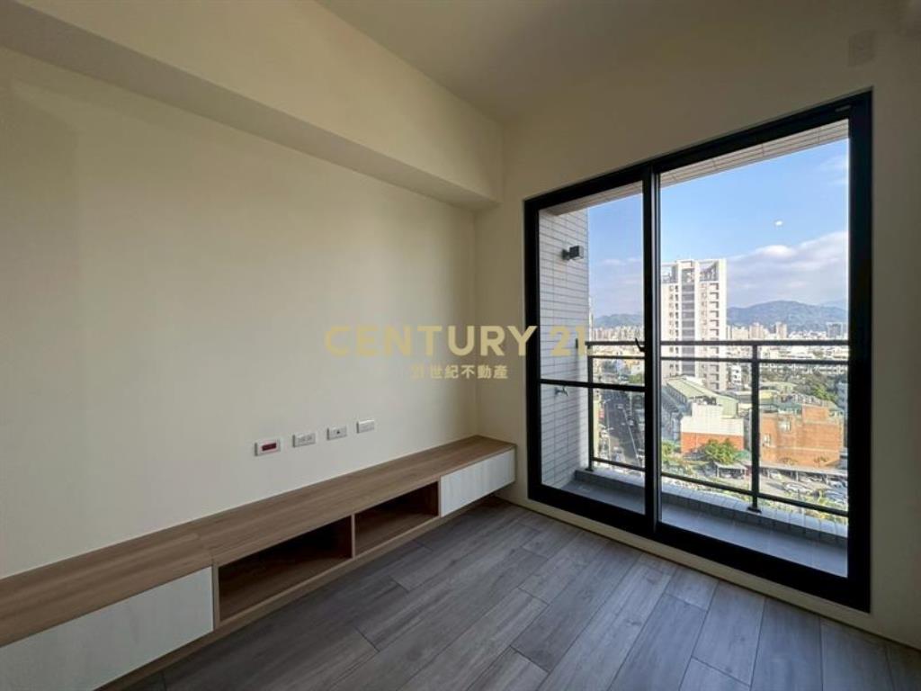 精裝修高樓層兩房平車