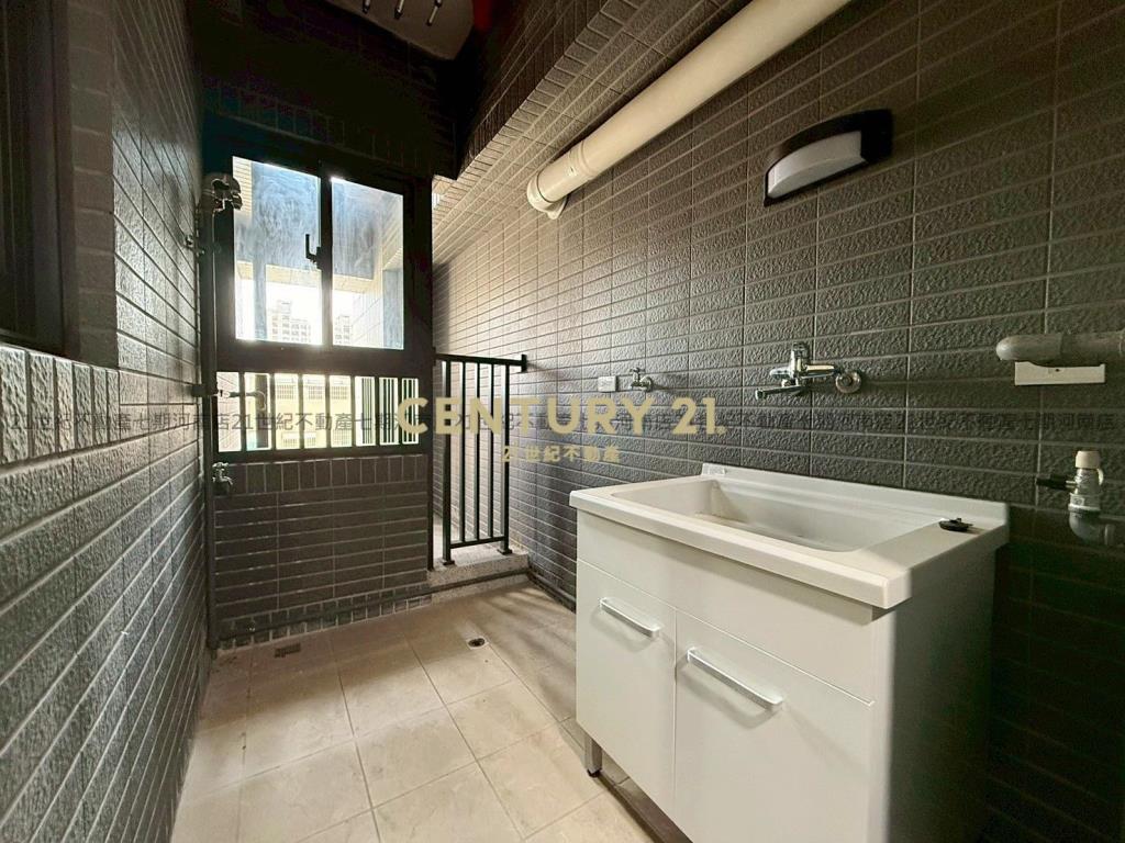 高鐵特區櫻花悅綻全新四房雙平車